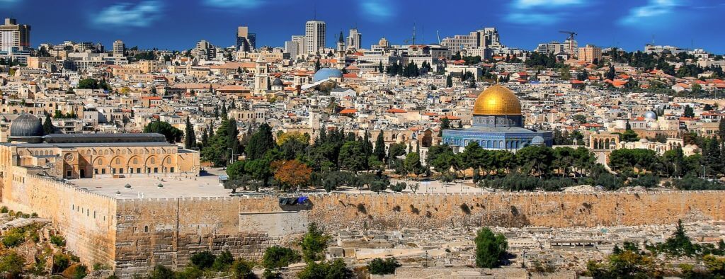 A Cidade Velha de Jerusalém vista do Monte das Oliveiras. Turismo em Israel