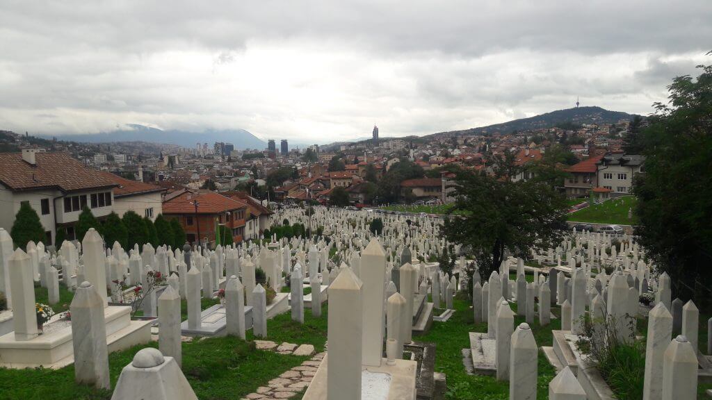 Os cemitérios estão por toda parte em Sarajevo