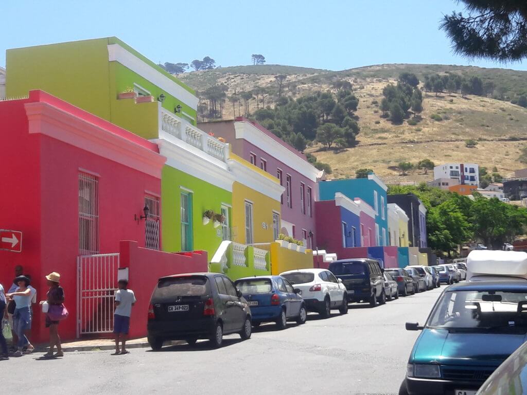 O colorido de Bo-Kaap. Muitas residências estudantis ficam aí.